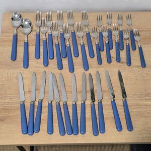 32pc Villeroy & Boch Stainless Flatware Periwinkle Blue Resin Handle dinner fork